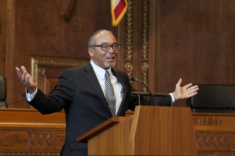 Image of former Columbus mayor Michael B. Coleman speaking in the courtroom of the Thomas J. Moyer Ohio Judicial Center.